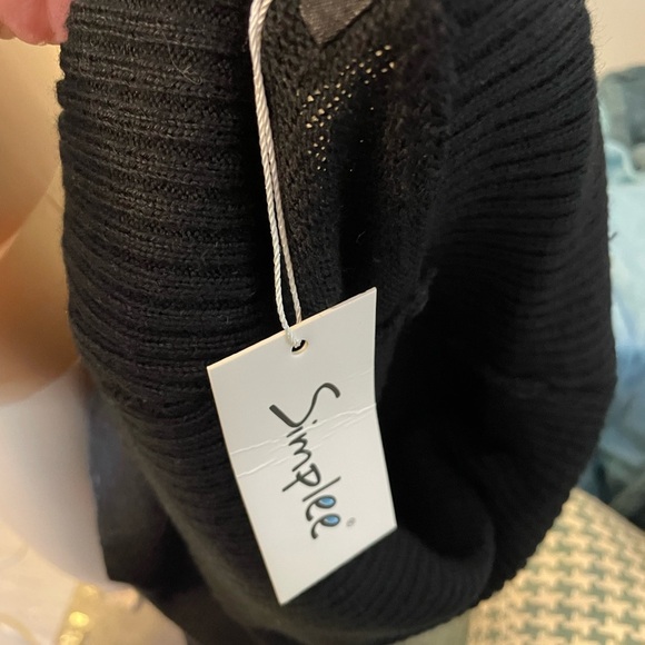 Simplee, Black Oval or Cowl‎ Neck Sweater Sz Sm - Picture 5 of 9